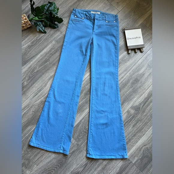 Joe’s jeans stretch flared bell bottom jeans in Malibu. Size 27 - Picture 6 of 16